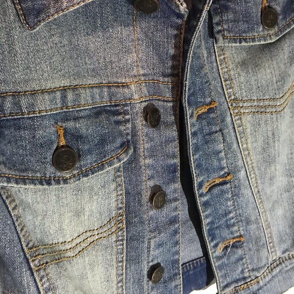 short sleeved denim jean jacket - Picture 3 of 5